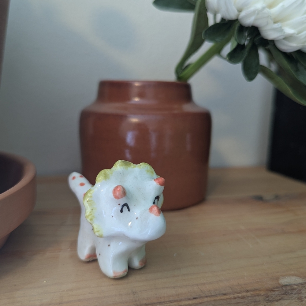 Ceramic Dinosaur Pet Decor - White and Green